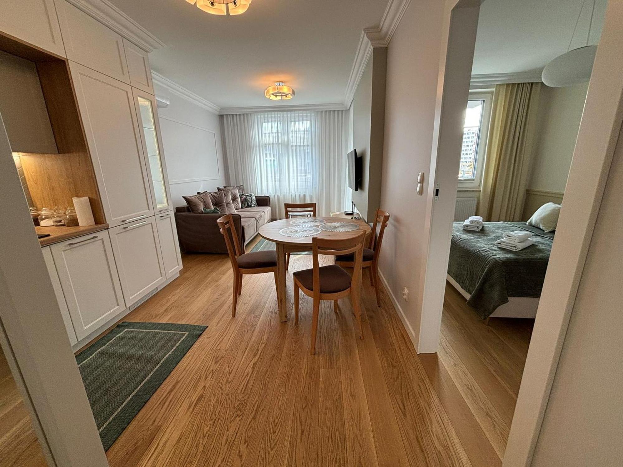 W Centrum Bialegostoku Z Parkingiem W Garazu Podziemnym Apartment *